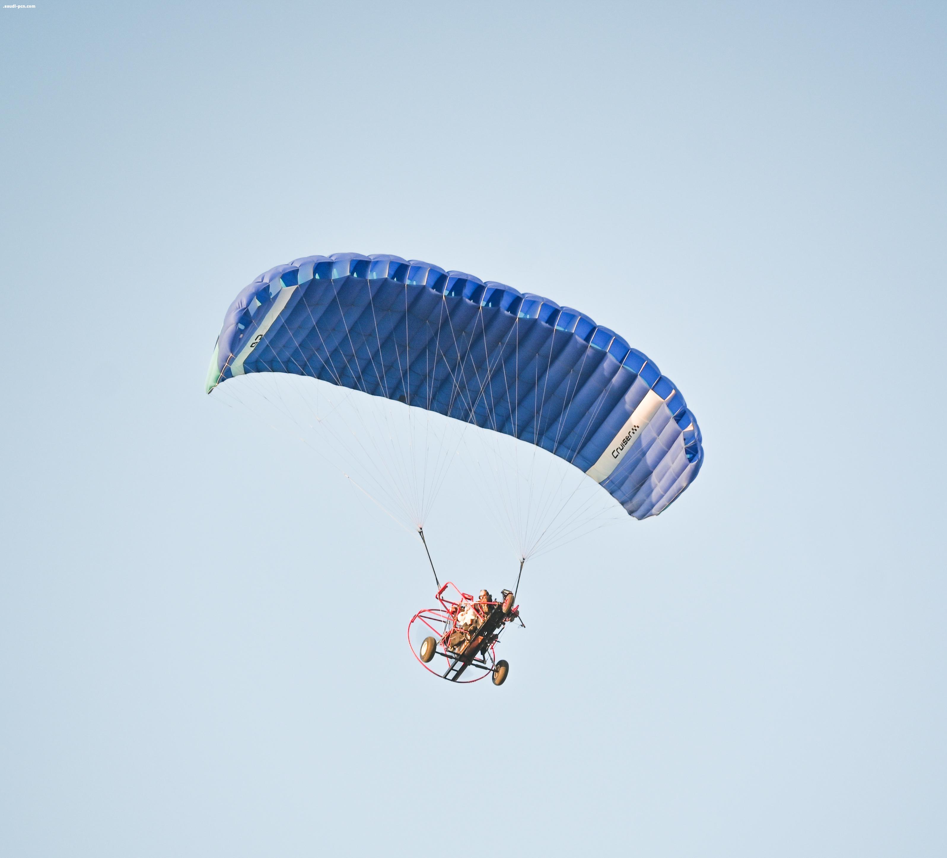 شاطئ نصف القمر بالظهران وجهة سياحية بحرية مثالية بخدمات متكاملة